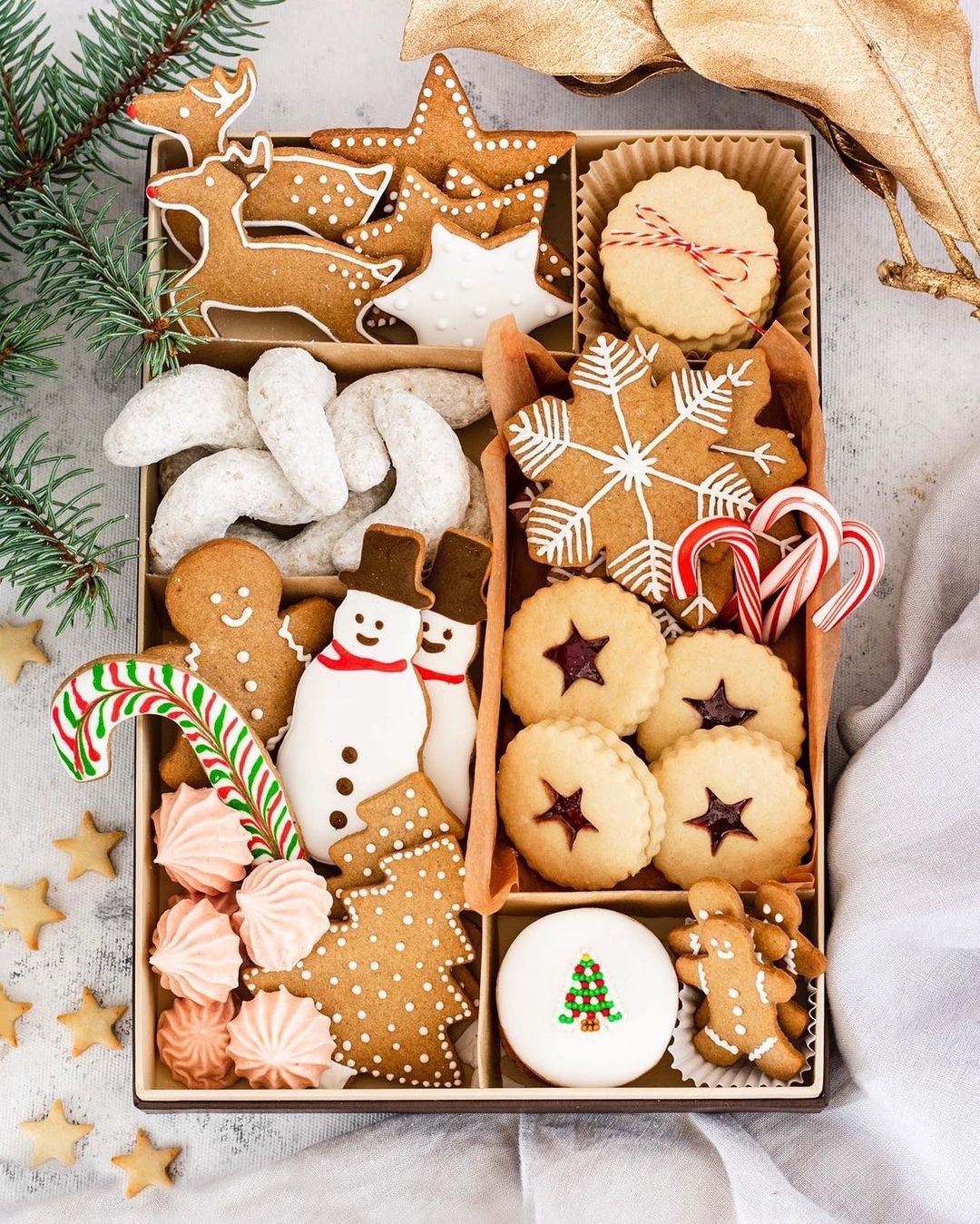 Ellegourmet 今年のクリスマスには見た目も可愛く 味も美味しいクリスマスクッキーを作ってお祝いするのはいかが サンタの帽子やトナカイ クリスマスツリ Magmoe